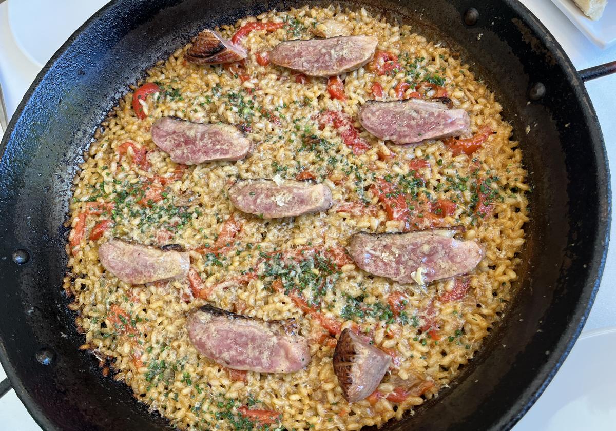 El arroz con magret de pato y foie que prepara Javier Feixas en Ruta del Azafrán es una locura.