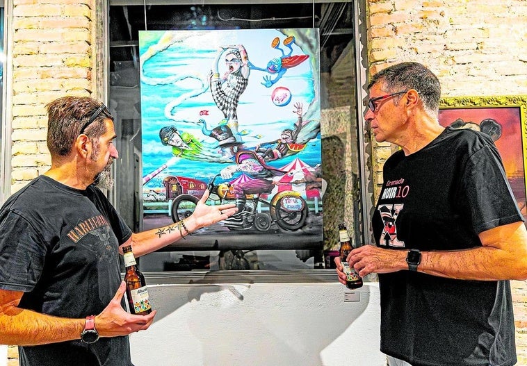 Luciano Sánchez invita a detenerse frente a las obras para disfrutar de los detalles.