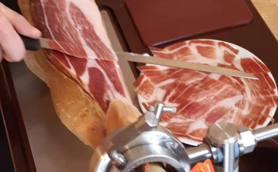 'El corazón manda', la Real Academia de Gastronomía en Granada