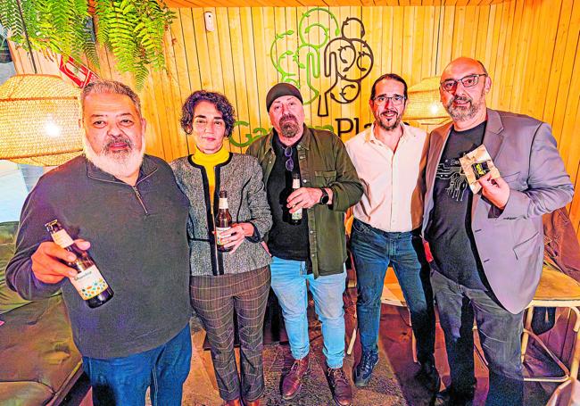 Lorenzo Lunar, Rebeca Murga, Carlos Salem, Emilio García y Paco Benítez .