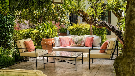 El jardín gastronómico que es un oasis en pleno centro de Granada