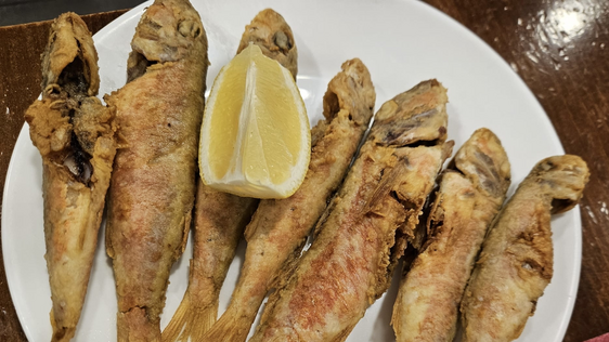 Pescaíto frito en plena ciudad de Granada