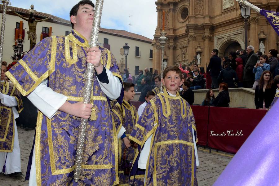 El Cristo de la Luz protagonizó la procesión del Silencio la madrugada del Viernes Santo y volvió a salir la mañana siguiente con la Virgen de la Amargura. 