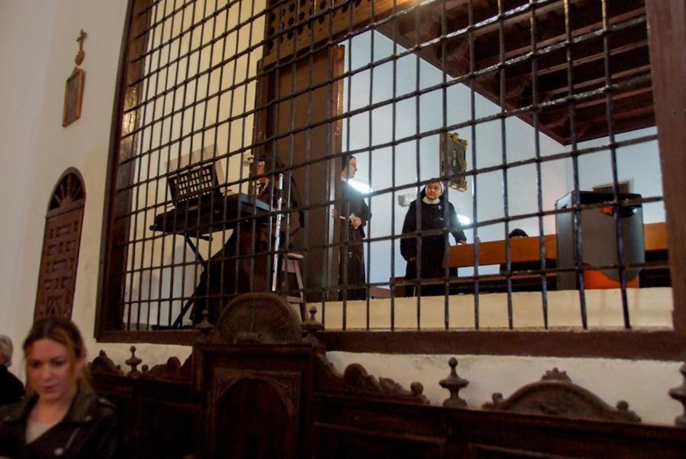 El convento de clausura de Santiago cierra por el traslado de sus cuatro monjas a Valladolidad. Las religiosas esperan volver.