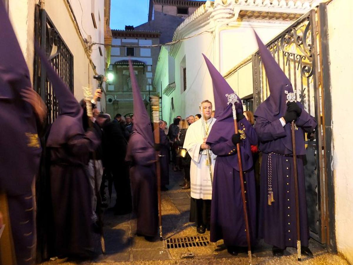 La hermandad del Nazareno mantuvo el acto de imposición de las llaves a la imagen de Jesús Nazareno, pese a que recientemente la clausura haya cerrado sus puertas. La persona encargada de subir a la peana para poner las llaves del convento en las manos del Nazareno fue Francisco Gabarrón Navarro