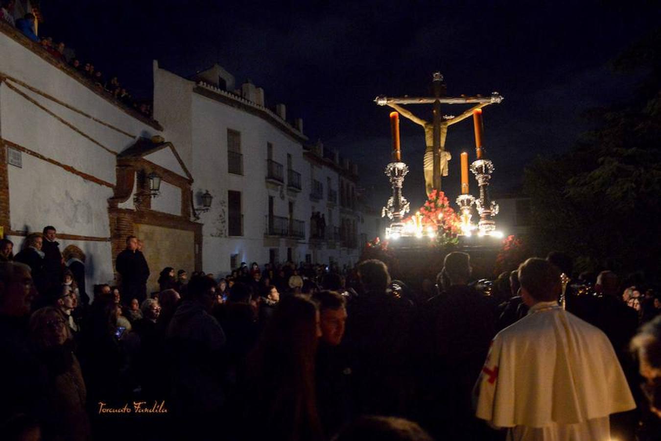 La Hermandad del Cristo de la Luz realizó la procesión del silencio en la medianoche del Viernes Santo. Por la mañana sus dos pasos salieron a la calle.