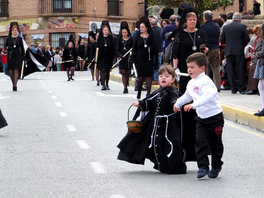 El palio de la Virgen de los Dolores recorrió las calles de Guadix acompañada de la Banda de Música Villa de Íllora