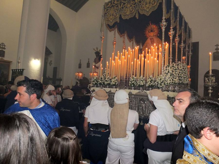 La Hermandad de las Lágrimas suspendió su estación y realizó una oración en el interior del templo.