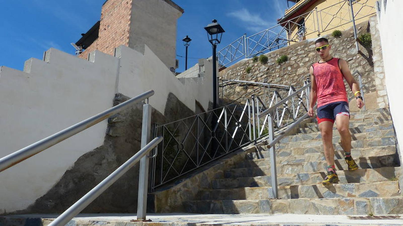 El accitano José Puertas (Bewor ADA Guadix) logró alzarse con el triunfo en la prueba reina, el trail sobre una distancia de 25 kilómetros. Le acompañaron en el podio de la prueba Alberto Martínez Buges y José Antonio Ruiz González (CD Bicha). Graci Iañez (Triatarfe SEAT Vigilsa) fue la ganadora femenina. Le acompañaron en el podio Patricia Vidal (Comunidad Vidasana) y Noemí Anguita (Sobre 2 Ruedas Bike).