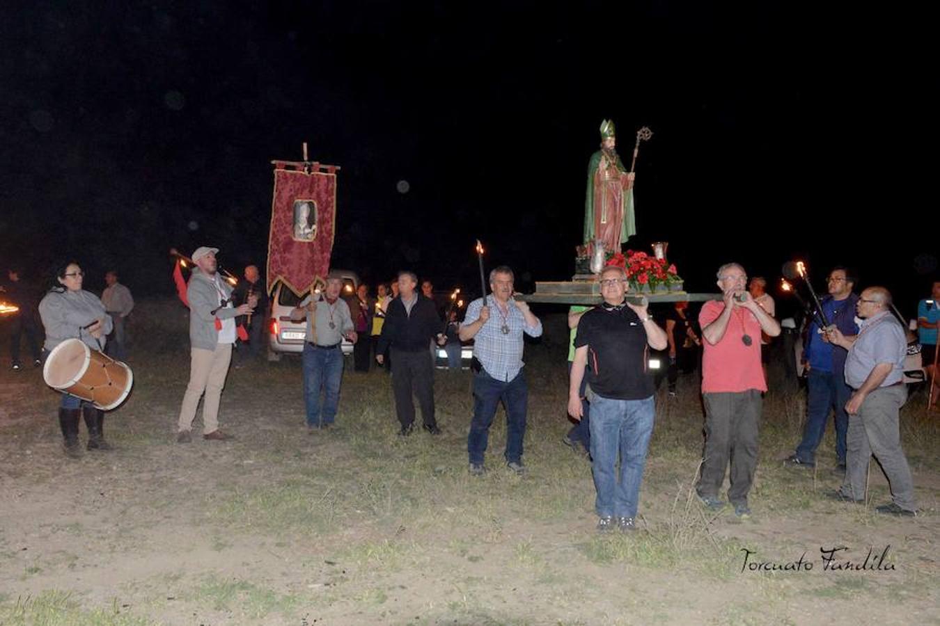 El primero de los actos en honor al patrón de Guadix, la romería de Face Retama, se celebró este sábado 11 de mayo. Como es habitual, la romería contó con un gran número de devotos. Uno de los momentos más emotivos es la procesión de las antorchas.