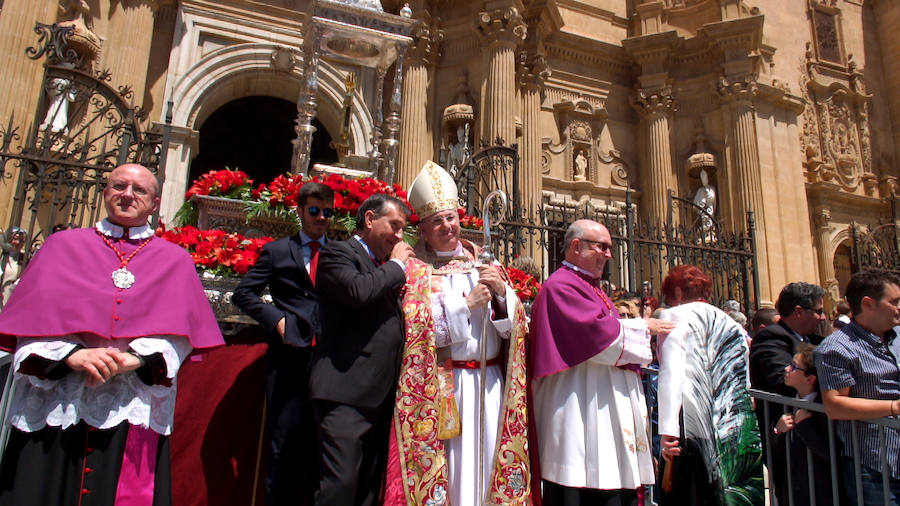 Guadix celebra la festividad de su patrón con la procesión de la imagen y reliquia del varón apostólico y primer obispo de la diócesis accitana. 