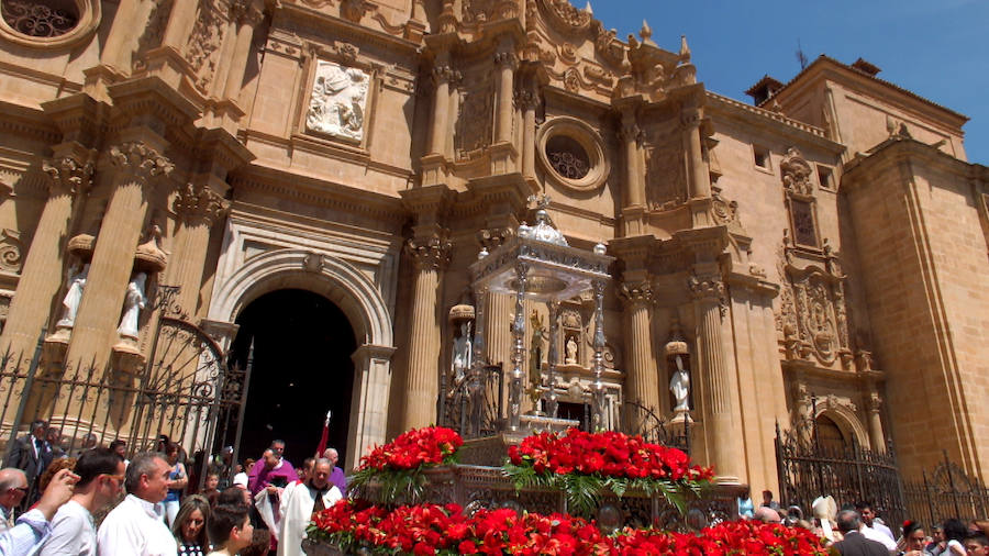 Guadix celebra la festividad de su patrón con la procesión de la imagen y reliquia del varón apostólico y primer obispo de la diócesis accitana. 