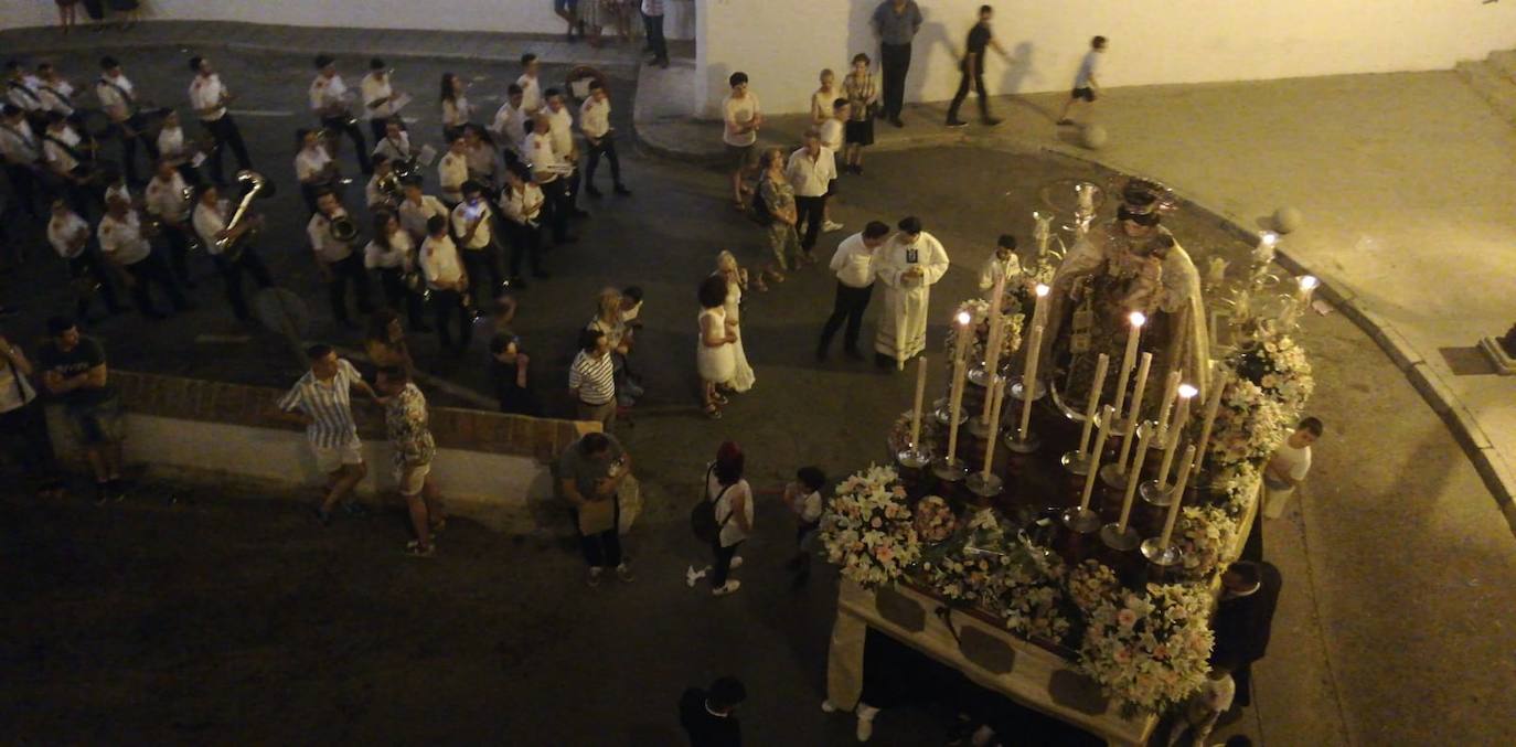 Los cultos en honor a la Virgen del Carmen culminaron el 16 de julio con la procesión por las calles de Guadix. 