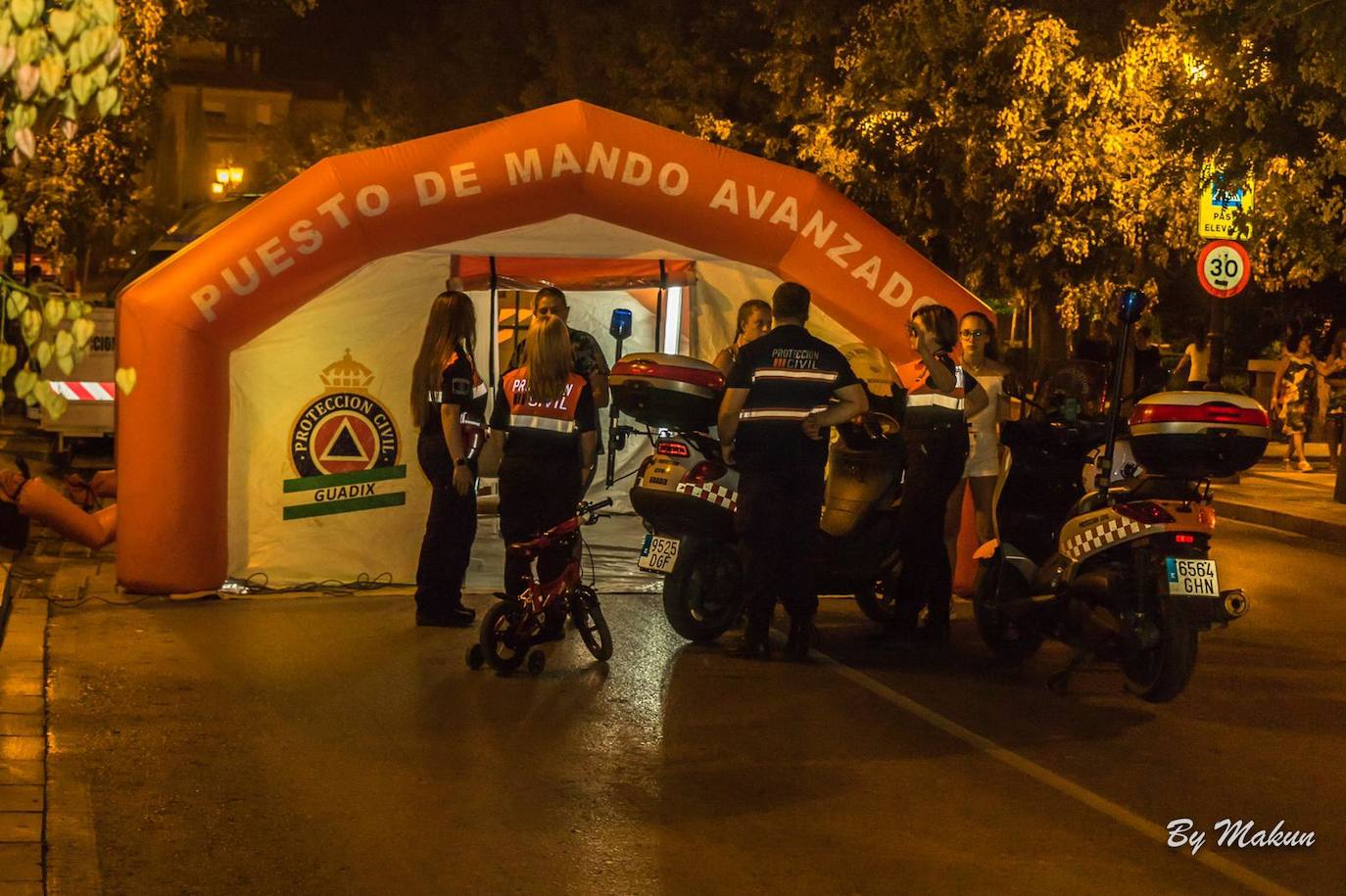 Guadix se echa a la calle para disfrutar de la Noche en Blanco. 