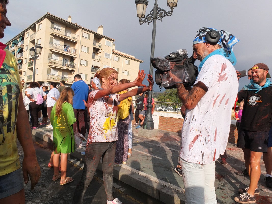 Fotos: Guadix brinda un multitudinario y festivo reproche al Cascamorras Antonio Vera