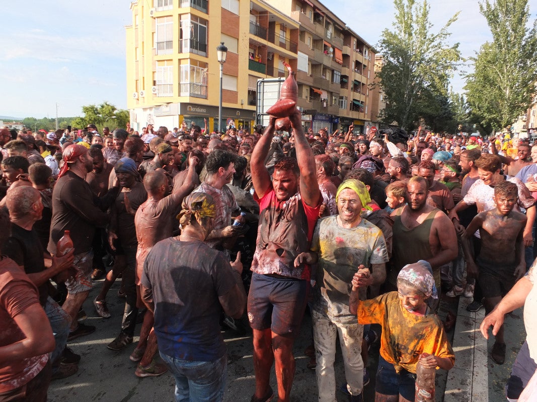 Fotos: Guadix brinda un multitudinario y festivo reproche al Cascamorras Antonio Vera