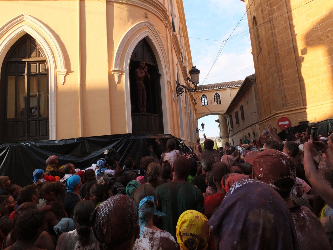 Fotos: Guadix brinda un multitudinario y festivo reproche al Cascamorras Antonio Vera