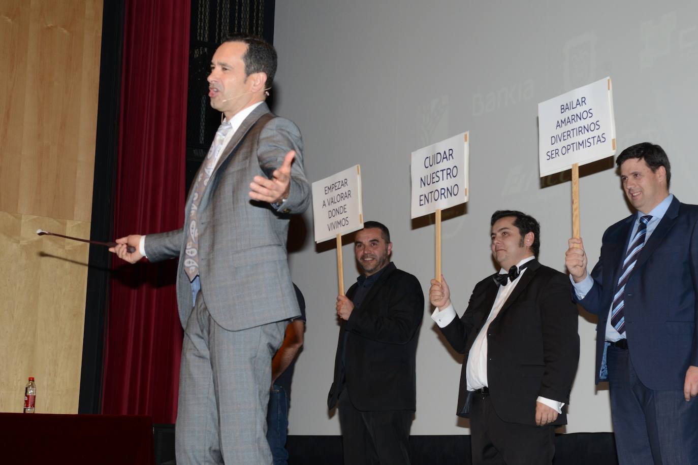 Entrega de los premios de la gala de la Asociación Intersectorial. 
