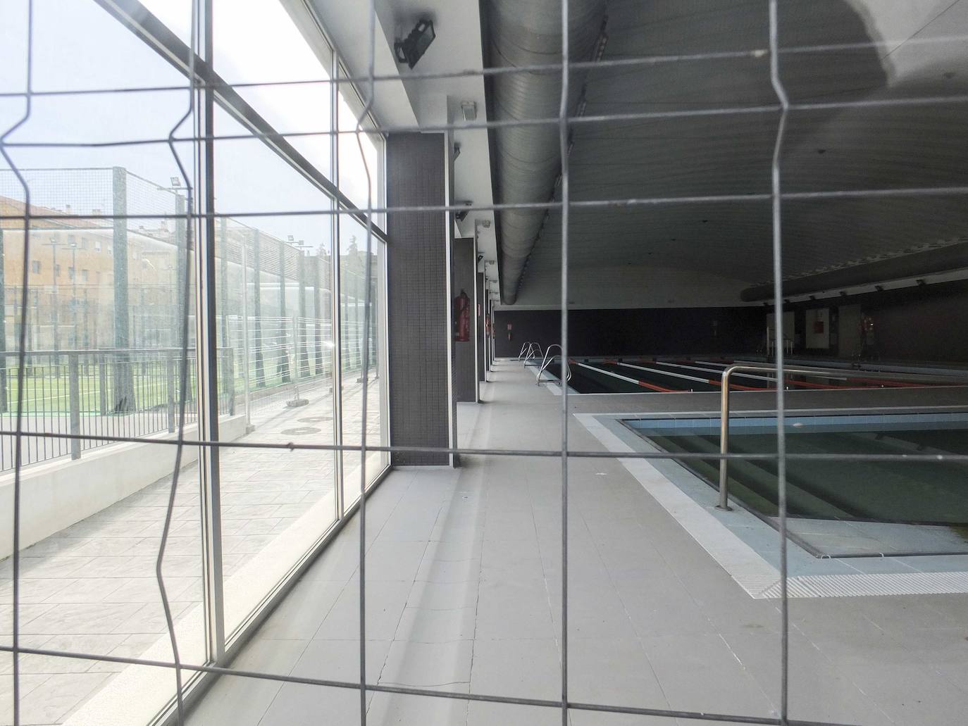 La piscina cubierta de Guadix continúa cerrada.