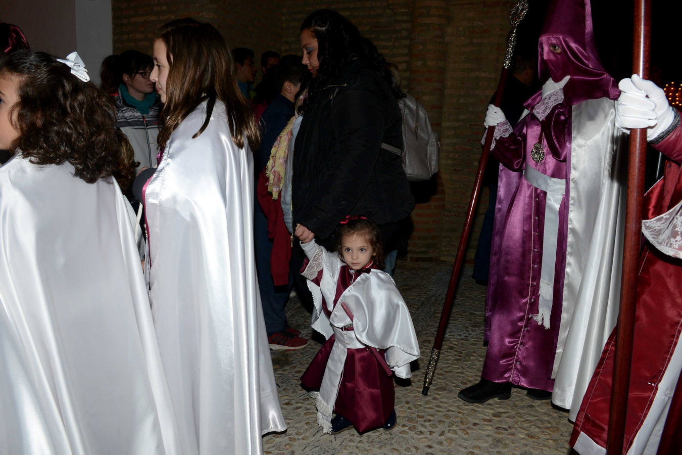 Cientos de personas en las calles de Guadix para vivir el Martes Santo de años anteriores