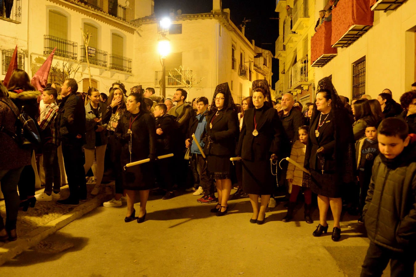 Cientos de personas en las calles de Guadix para vivir el Martes Santo de años anteriores