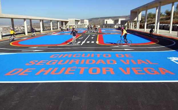 El Ayuntamiento de Huétor Vega ha construido el circuito dentro del recinto ferial.