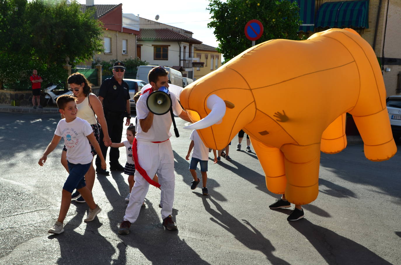 Los vecinos se volcaron en la gran novedad de las fiestas patronales de San Roque este año.