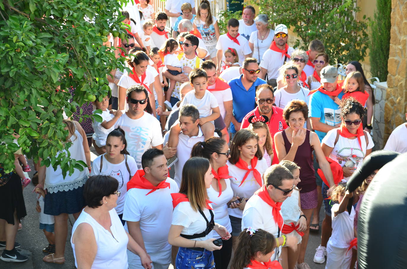 Los vecinos se volcaron en la gran novedad de las fiestas patronales de San Roque este año.