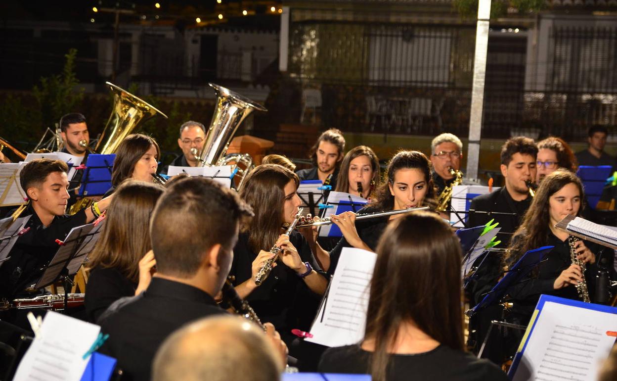 La Banda de Música de Huétor Vega, en concierto.