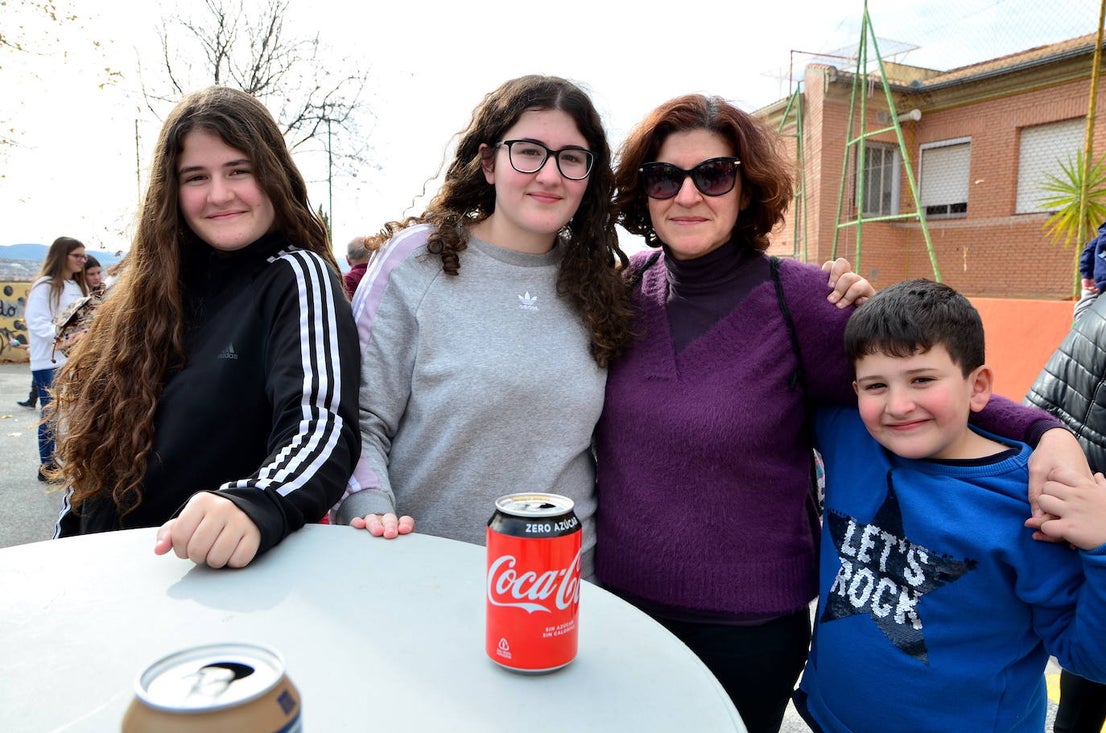 Fotos: La paella navideña del colegio Nuestra Señora de las Angustias de Huétor