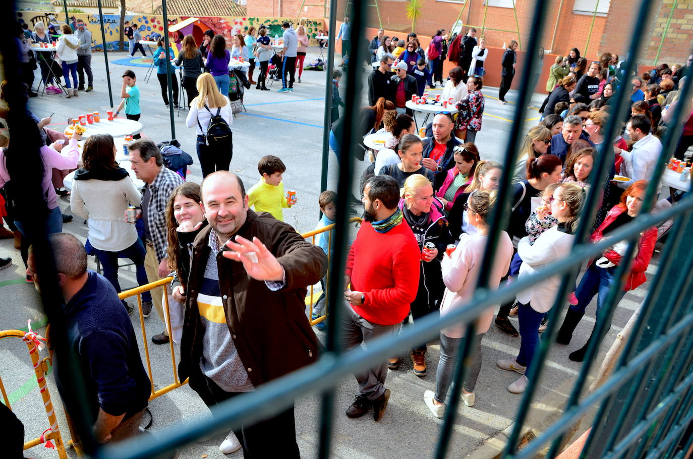 Fotos: La paella navideña del colegio Nuestra Señora de las Angustias de Huétor