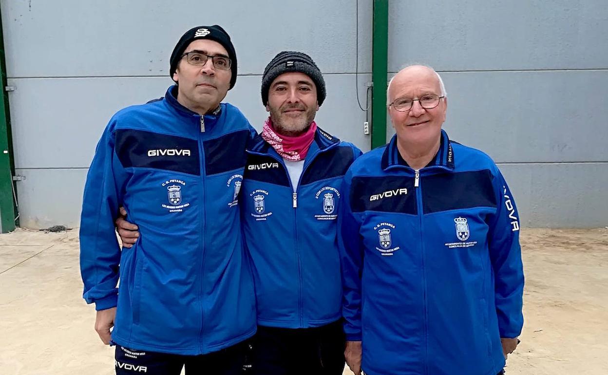 El plantel hueteño, en el trofeo Ciudad de Granada el pasado fin de semana.