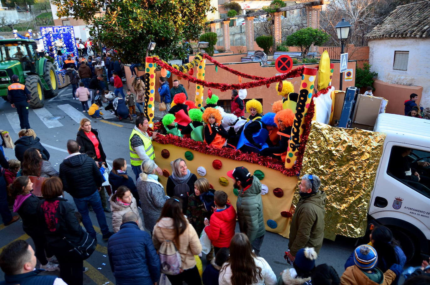 Fotos: Reyes Magos y personajes fantásticos en Huétor Vega