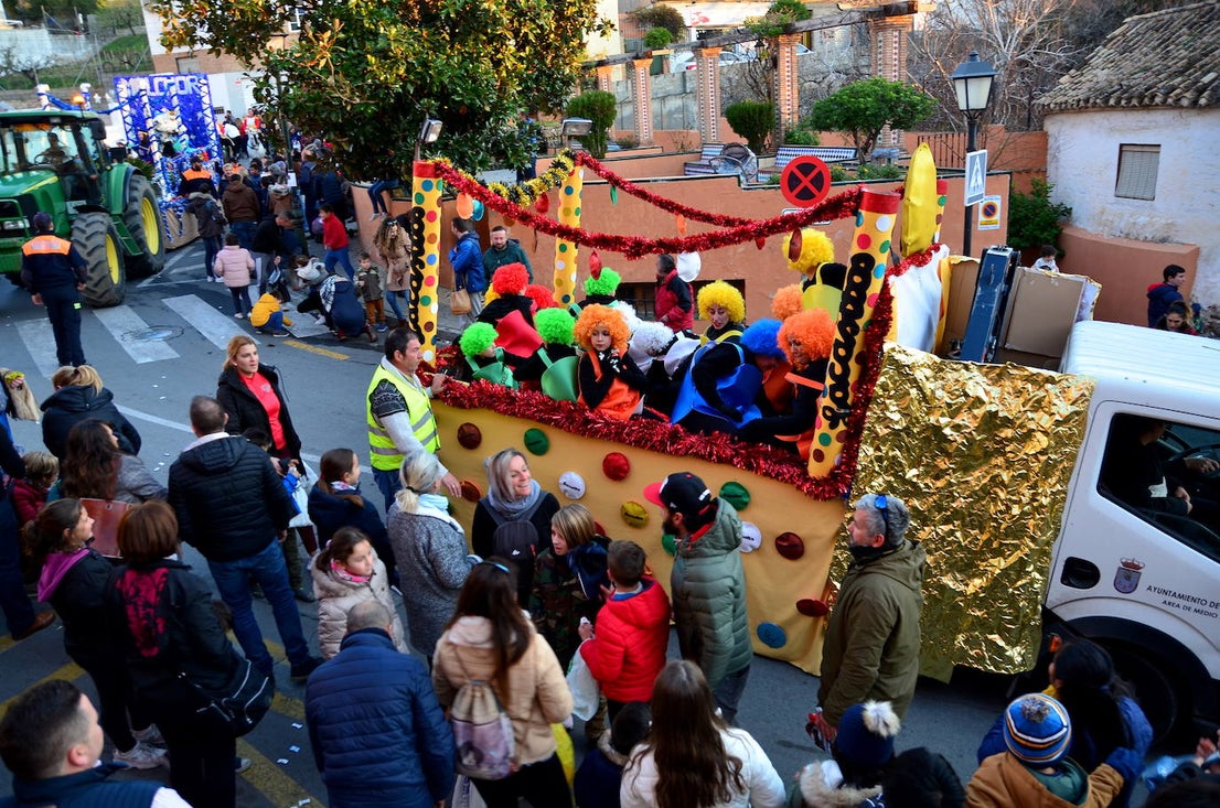Fotos: Reyes Magos y personajes fantásticos en Huétor Vega