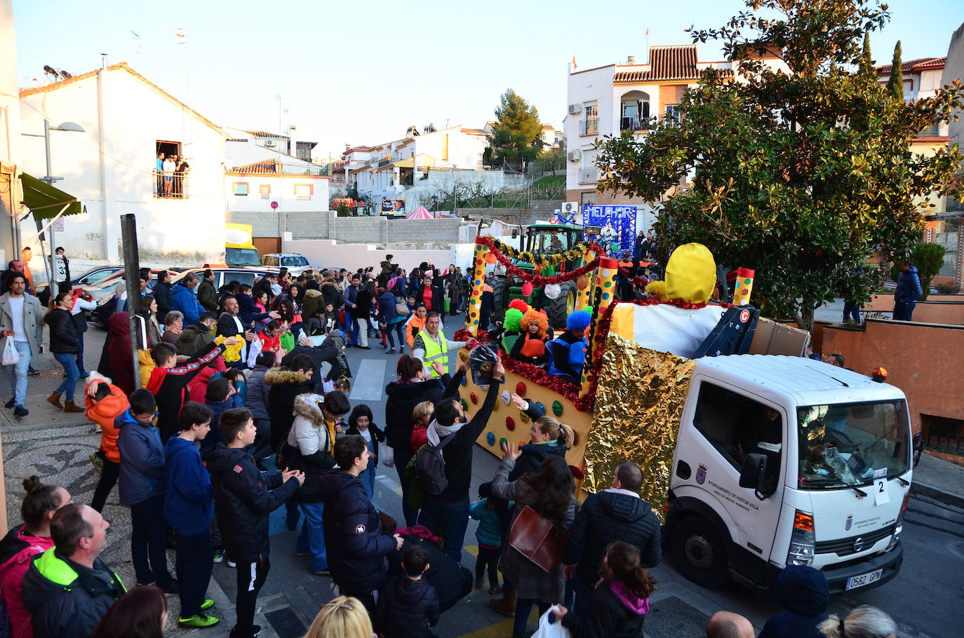 Fotos: Reyes Magos y personajes fantásticos en Huétor Vega