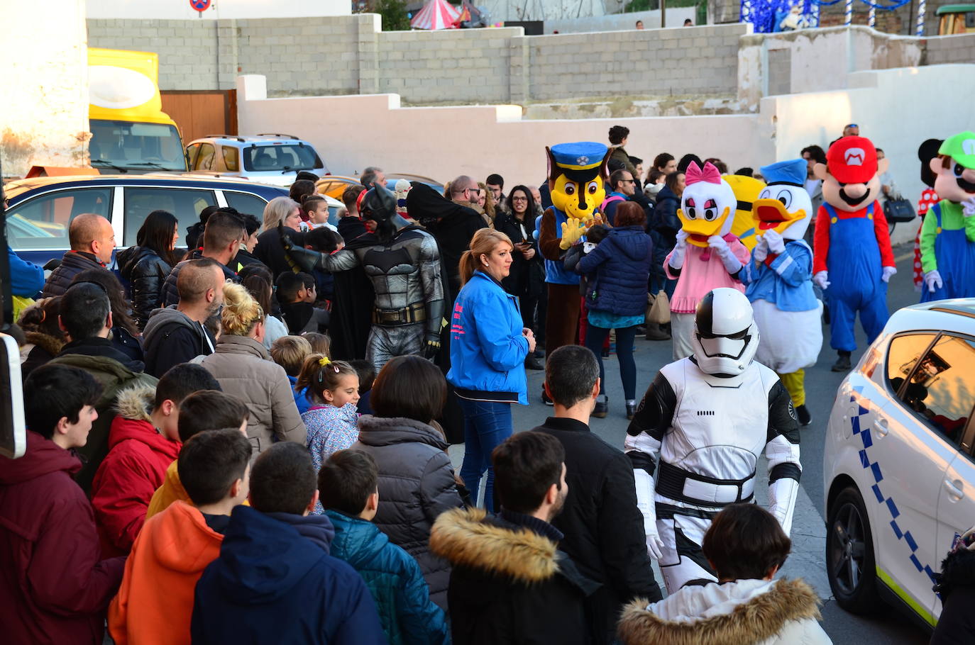 Fotos: Reyes Magos y personajes fantásticos en Huétor Vega