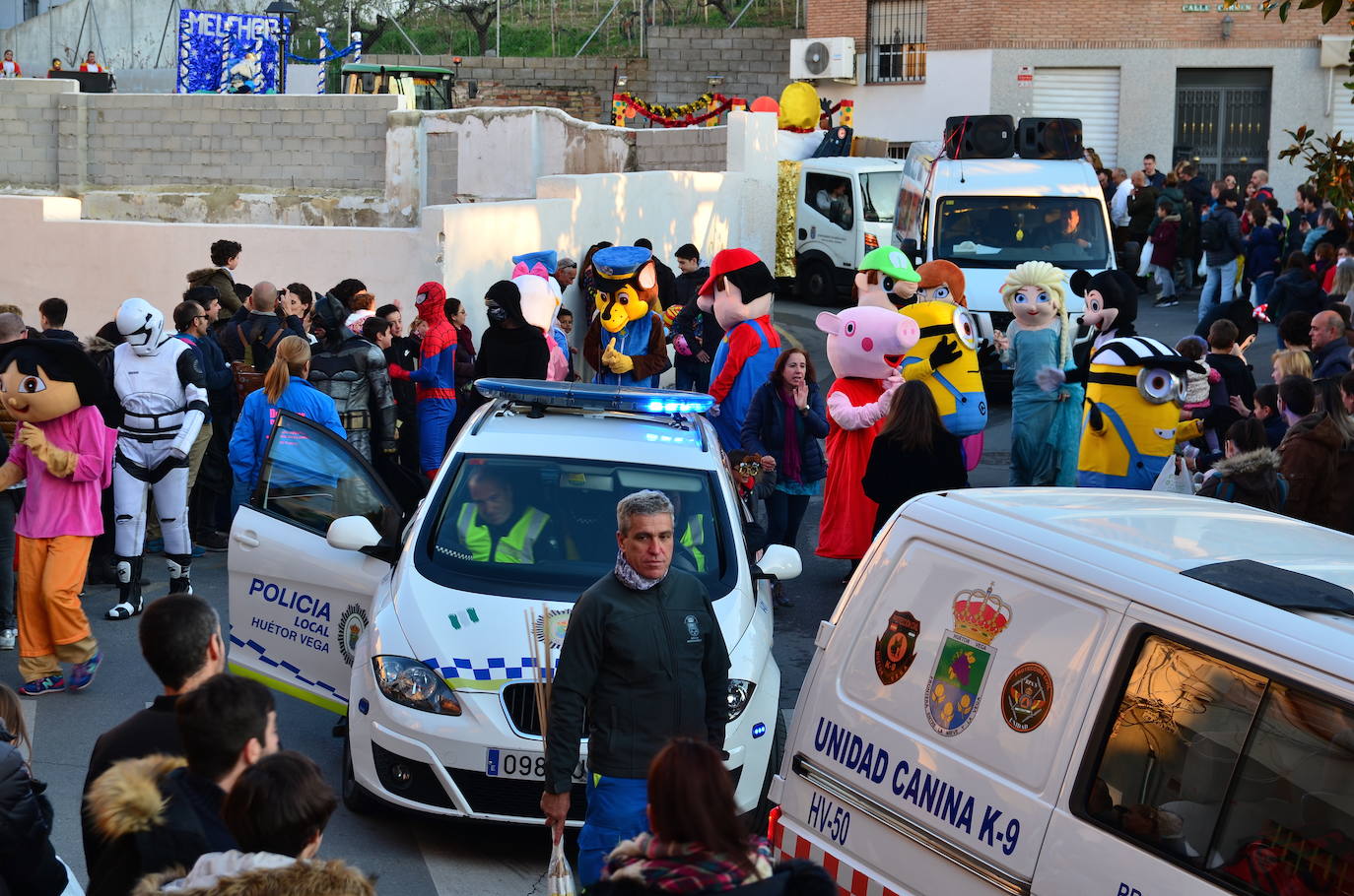 Fotos: Reyes Magos y personajes fantásticos en Huétor Vega