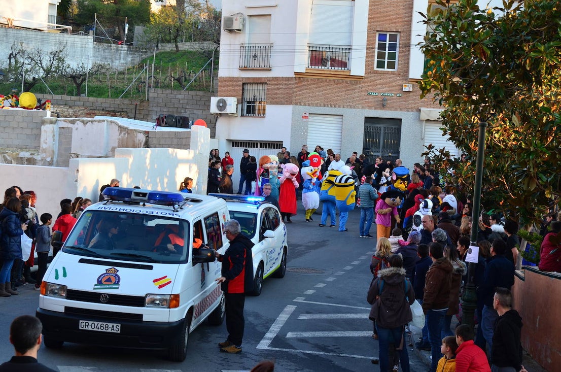 Fotos: Reyes Magos y personajes fantásticos en Huétor Vega