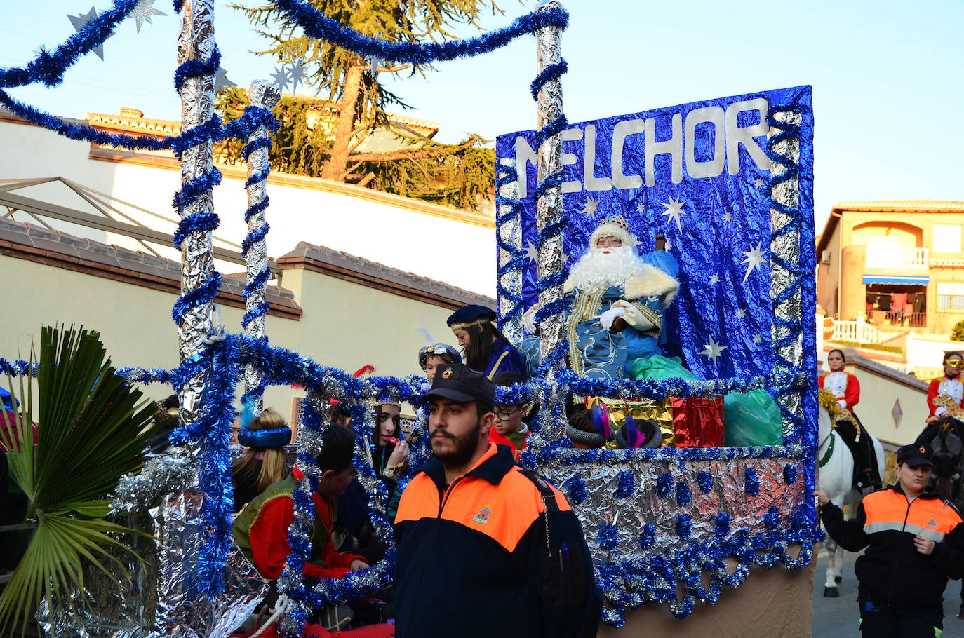 Fotos: Reyes Magos y personajes fantásticos en Huétor Vega