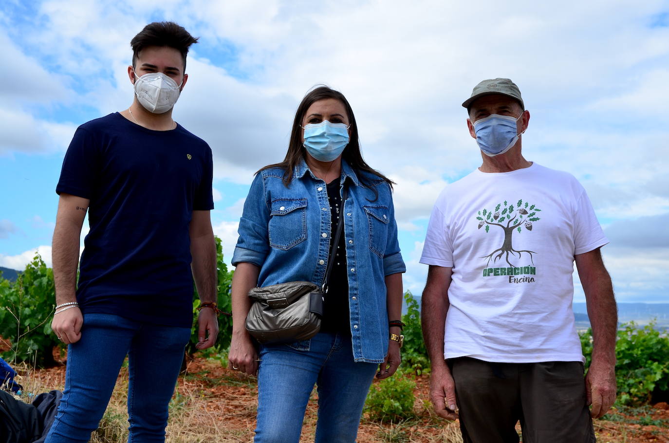 Fotos: Operación: llenar de encinas el Camino de los Neveros