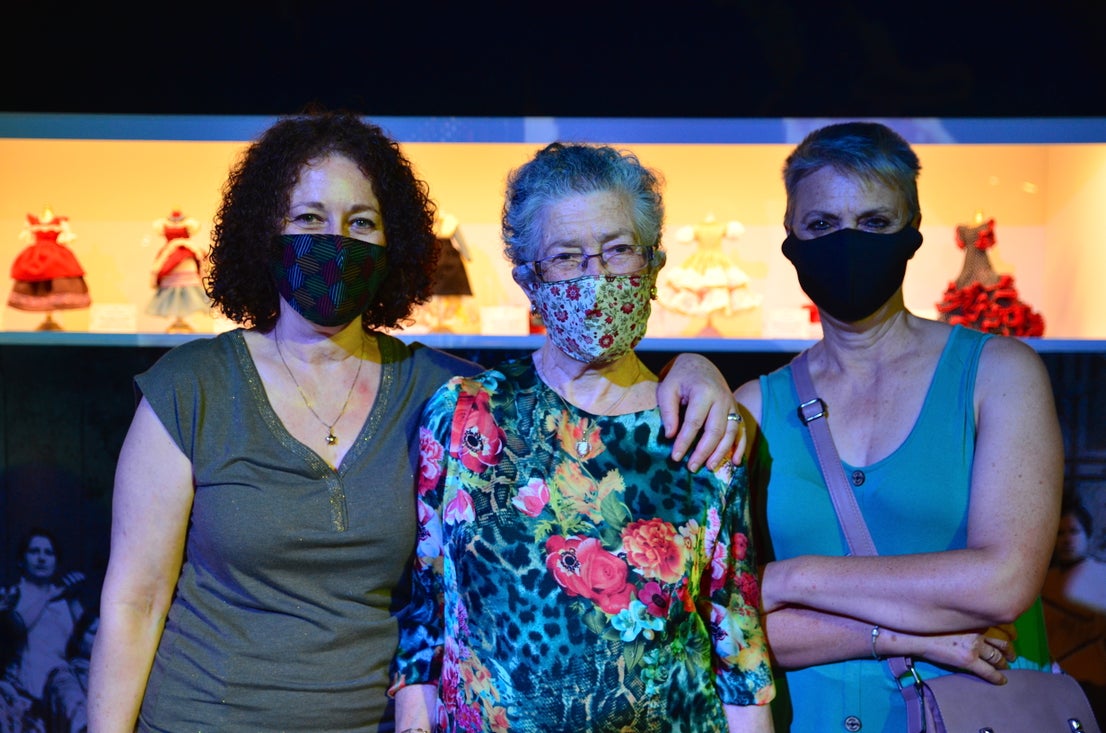 Fotos: Exposición sobre la historia del traje de baile, en Huétor