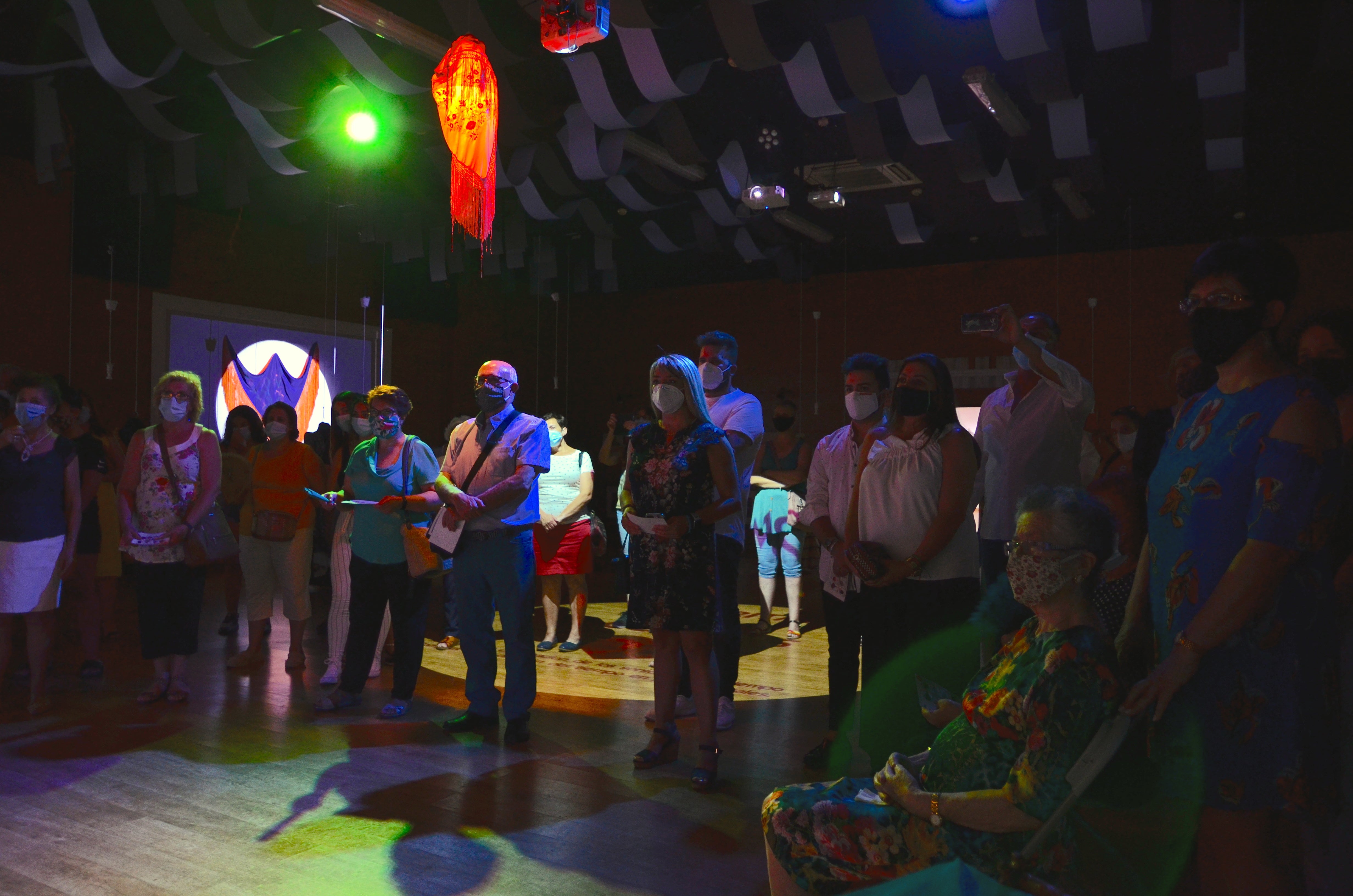 Fotos: Exposición sobre la historia del traje de baile, en Huétor
