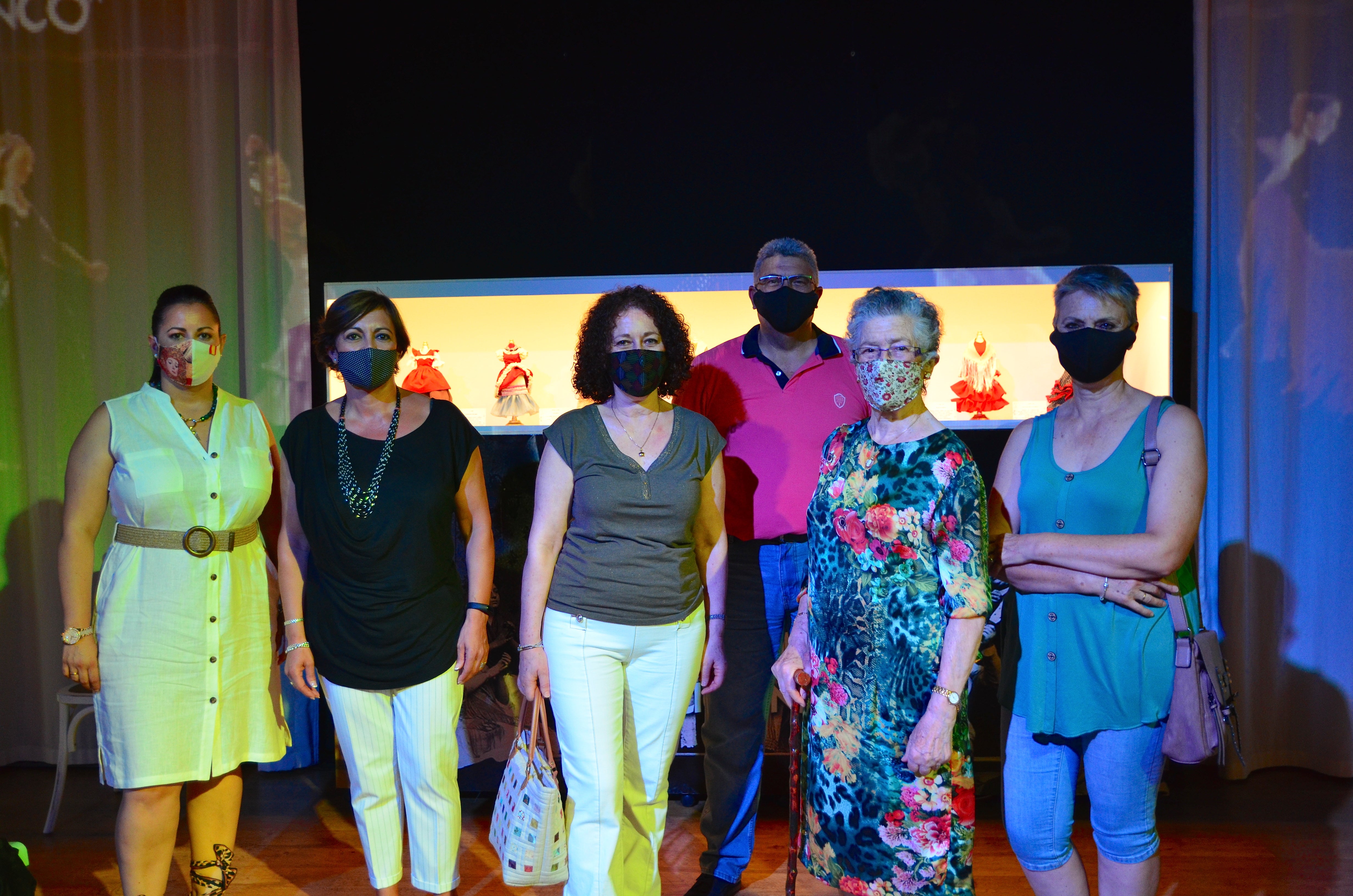 Fotos: Exposición sobre la historia del traje de baile, en Huétor