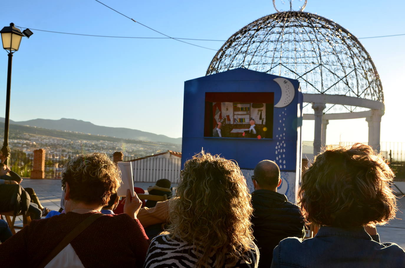 Fotos: 'Cuento de Navidad', por títeres en Huétor Vega