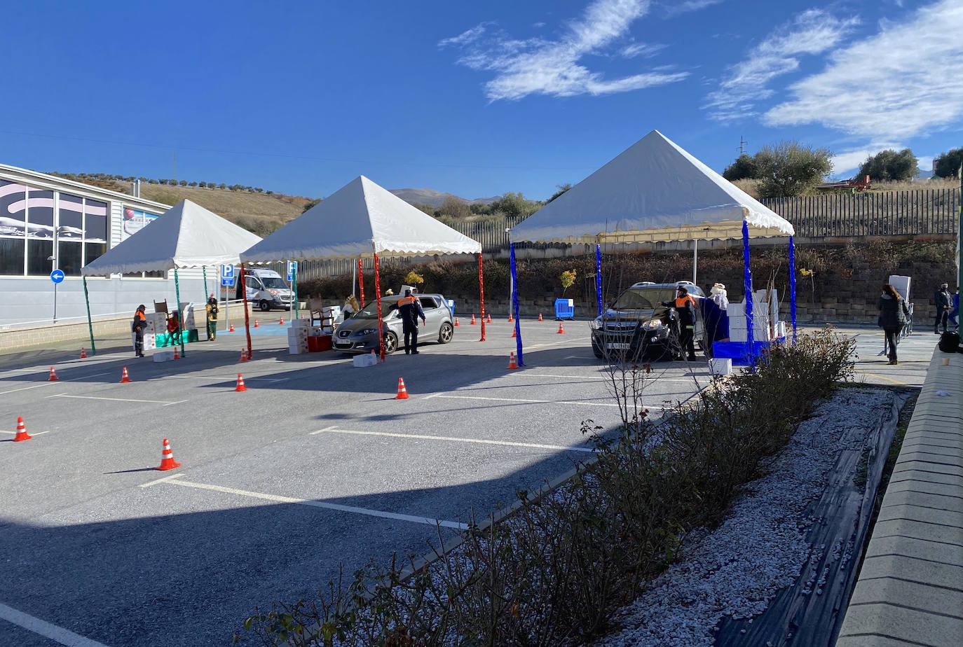 La visita más atípica de los Reyes Magos en Huétor Vega.