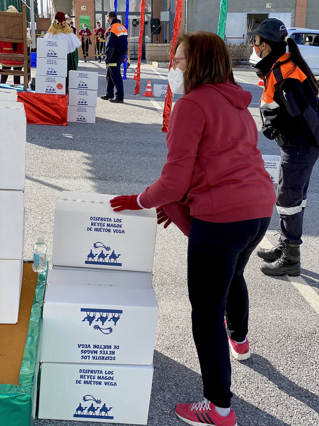 La visita más atípica de los Reyes Magos en Huétor Vega.