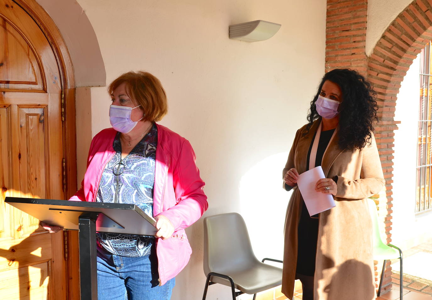 Lectura poética de la asociación de mujeres Vesci en Huerta Cercada.