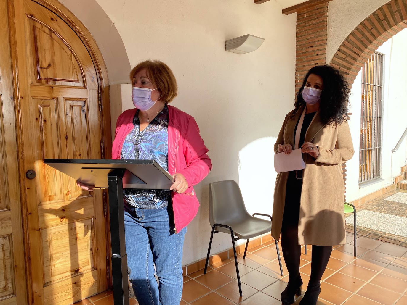 Lectura poética de la asociación de mujeres Vesci en Huerta Cercada.