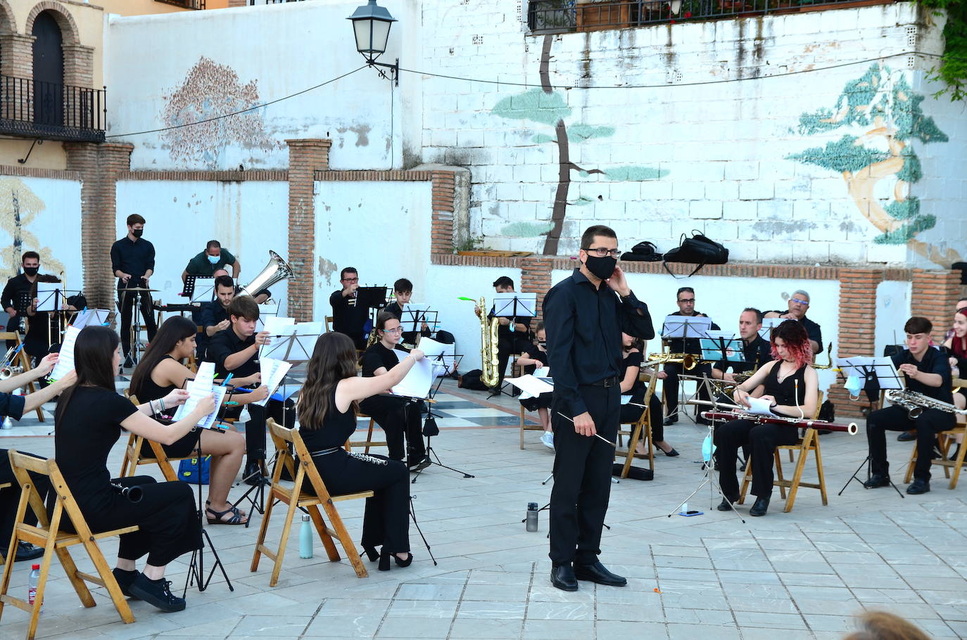La Banda de Música de Huétor Vega tocó pasodobles clásicos y recientes.