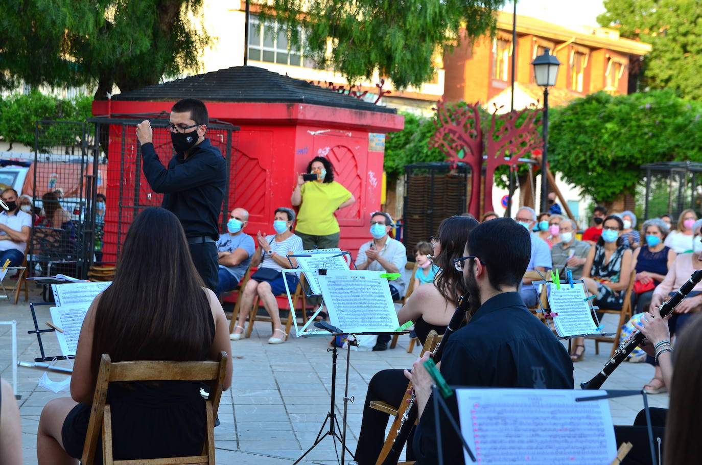 La Banda de Música de Huétor Vega tocó pasodobles clásicos y recientes.